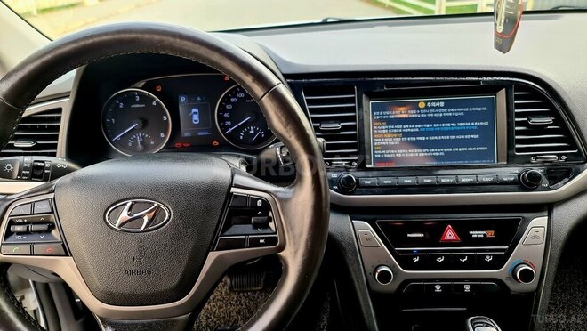 Hyundai Avante 2015, 175,000 km - 1.6 л - Astara