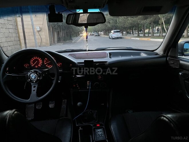BMW 525 1988, 300,000 km - 2.5 l - Bakı
