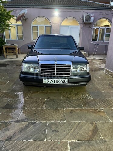 Mercedes E 220 1992, 463,460 km - 2.2 l - Bakı