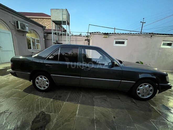 Mercedes E 220 1992, 463,460 km - 2.2 l - Bakı