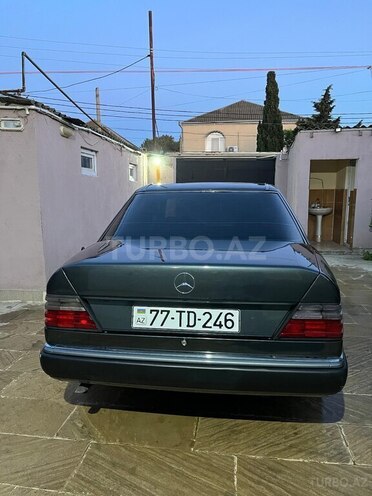 Mercedes E 220 1992, 463,460 km - 2.2 l - Bakı