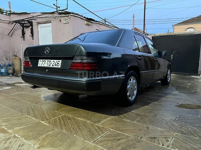 Mercedes E 220 1992, 463,460 km - 2.2 l - Bakı