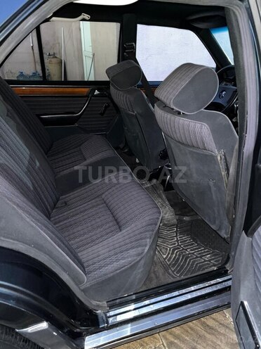 Mercedes E 220 1992, 463,460 km - 2.2 l - Bakı
