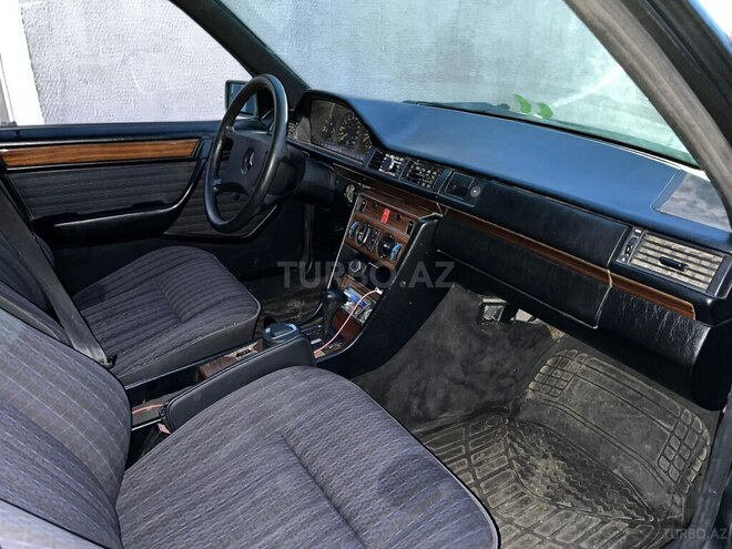 Mercedes E 220 1992, 463,460 km - 2.2 l - Bakı