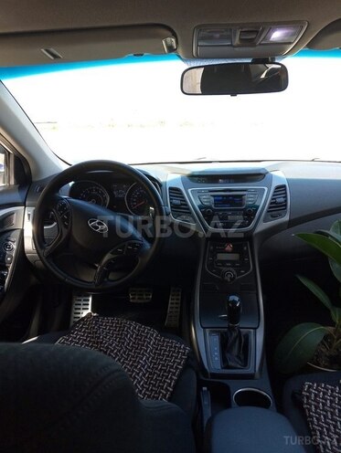 Hyundai Elantra 2013, 210,000 km - 1.8 л - Quba