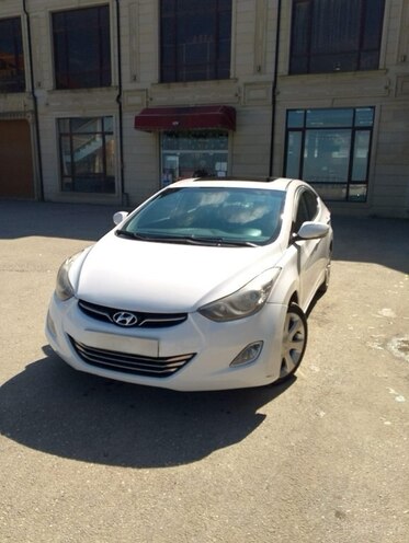 Hyundai Elantra 2013, 210,000 km - 1.8 л - Quba