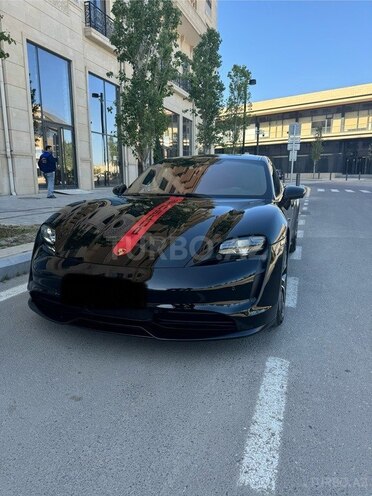 Porsche Taycan 4S-2