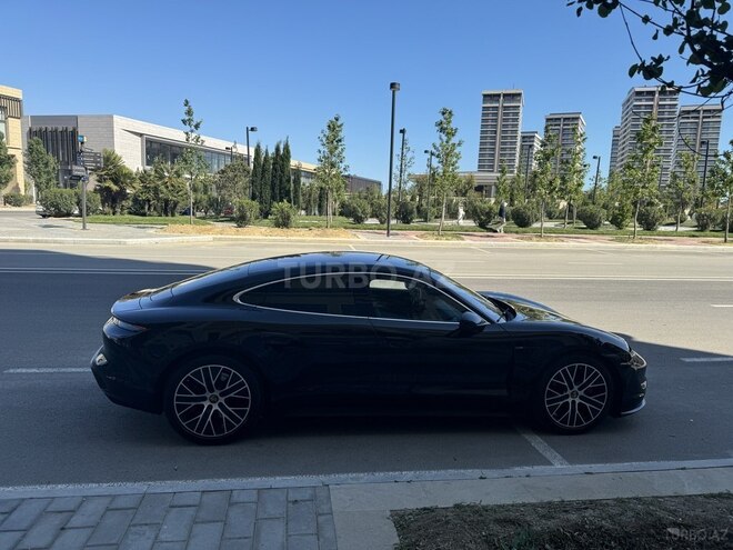 Porsche Taycan 4S-6