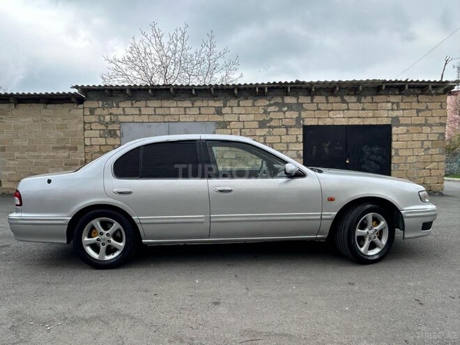 Nissan Maxima-5