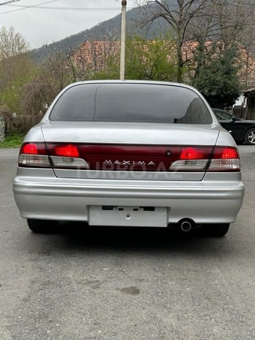 Nissan Maxima-2