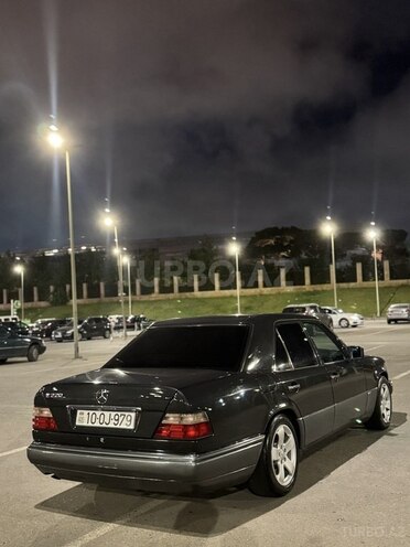 Mercedes E 220 1994, 392,000 km - 2.2 l - Bakı