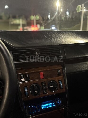 Mercedes E 220 1994, 392,000 km - 2.2 l - Bakı