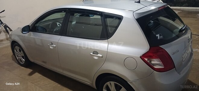 Kia Ceed 2010, 277,000 km - 1.6 л - Bakı