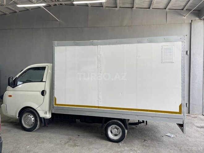 Hyundai H 100 2009, 395,000 km - 2.5 л - Bakı