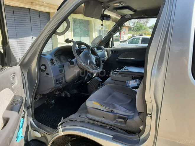 Nissan Urvan 2008, 300,000 km - 3.0 l - Bakı