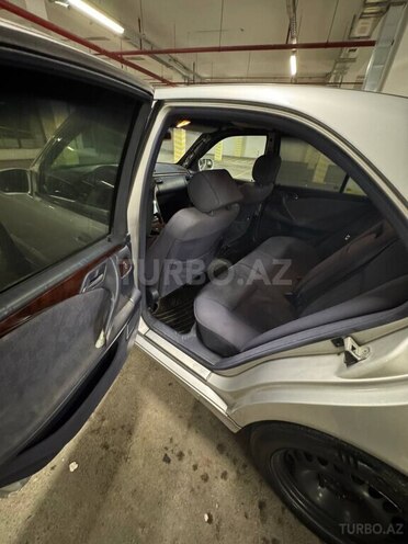 Mercedes E 220 d 2000, 864,000 km - 2.2 л - Bakı