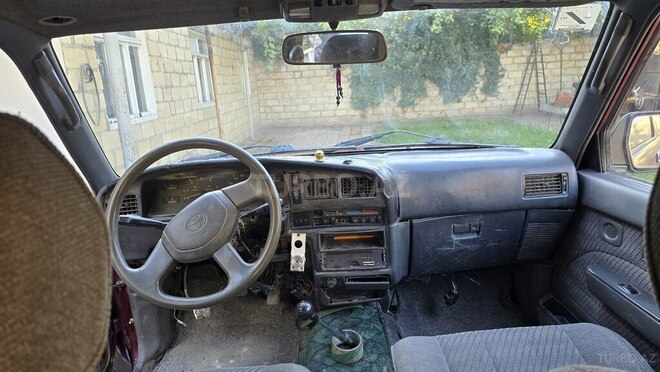 Toyota Hilux Surf 1992, 200,000 km - 2.4 l - Şəmkir