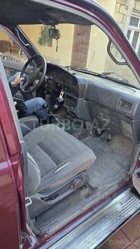 Toyota Hilux Surf 1992, 200,000 km - 2.4 l - Şəmkir