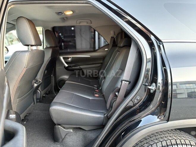 Toyota Fortuner-7