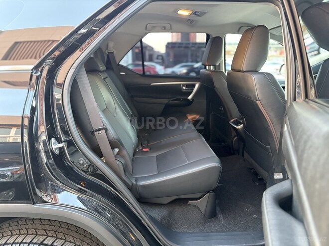 Toyota Fortuner-10