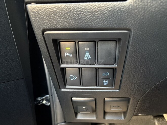 Toyota Fortuner-16