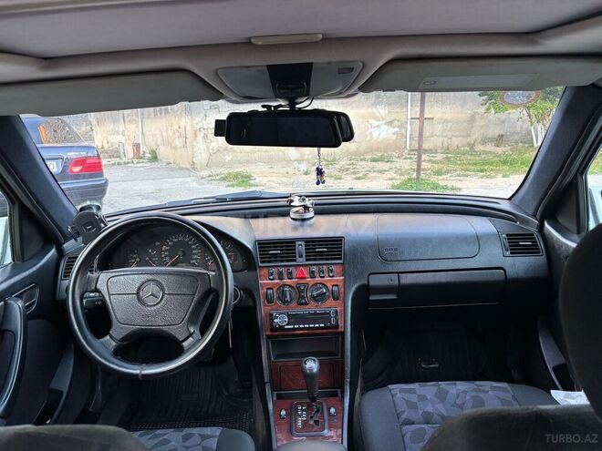 Mercedes C 180 2000, 322,638 km - 1.8 л - Sumqayıt