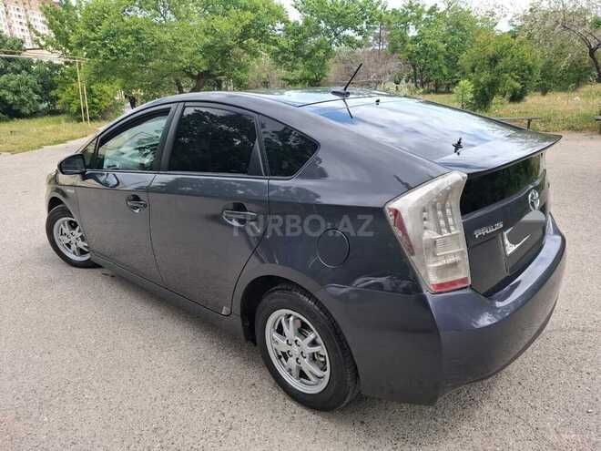 Toyota Prius-4