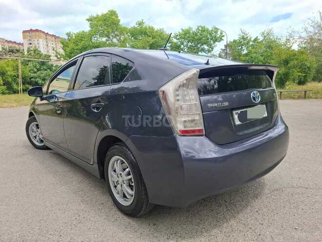 Toyota Prius-10