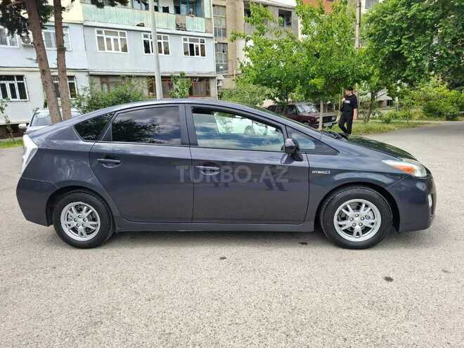Toyota Prius-7