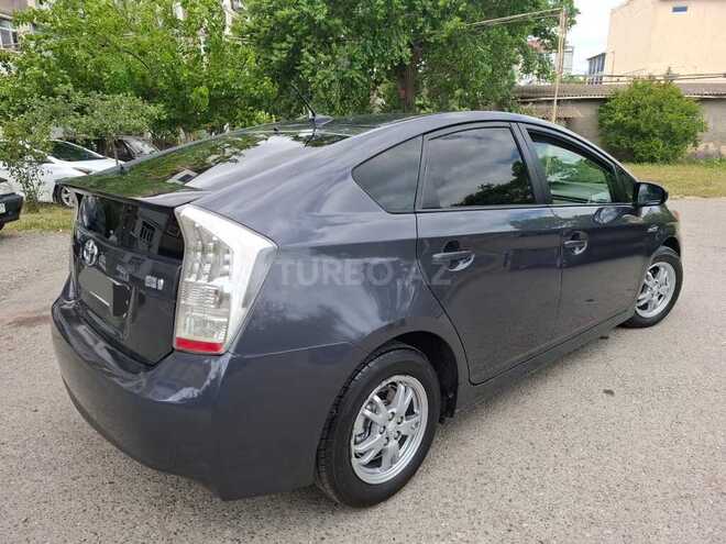 Toyota Prius-8