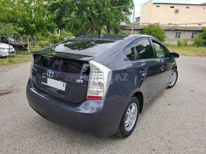 Toyota Prius-3