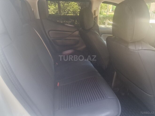 Mitsubishi L200 2016, 221,000 km - 2.4 l - Bakı