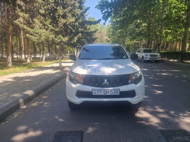 Mitsubishi L200 2016, 221,000 km - 2.4 l - Bakı