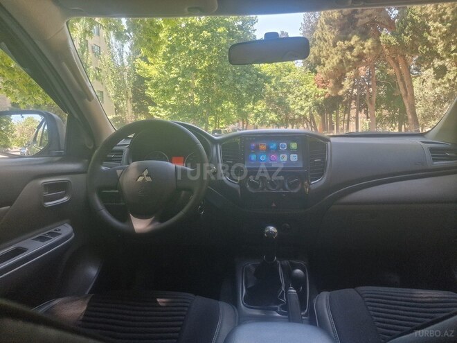 Mitsubishi L200 2016, 221,000 km - 2.4 l - Bakı