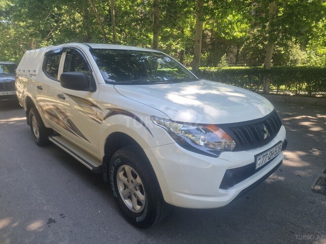 Mitsubishi L200 2016, 221,000 km - 2.4 l - Bakı