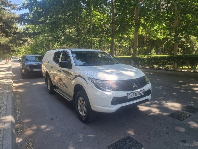 Mitsubishi L200 2016, 221,000 km - 2.4 l - Bakı