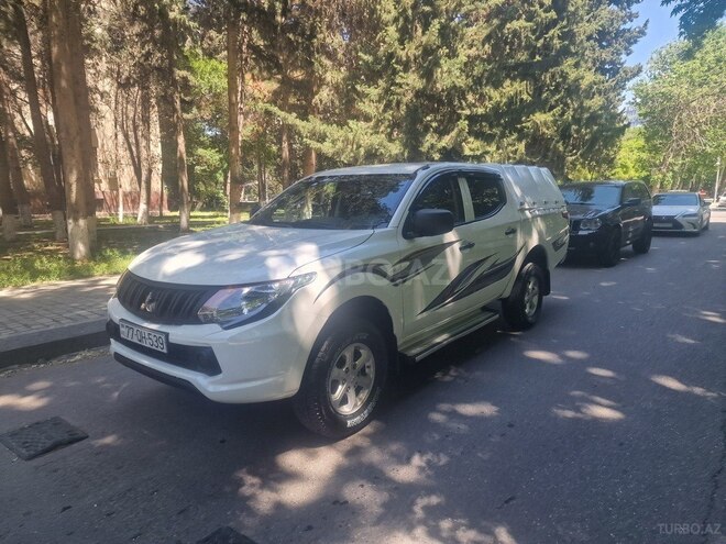 Mitsubishi L200 2016, 221,000 km - 2.4 l - Bakı