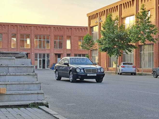 Mercedes E 240 1999, 327,707 km - 2.4 л - Gəncə
