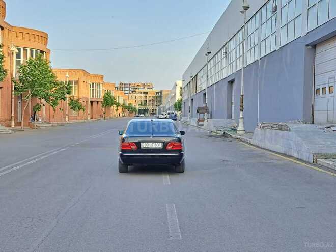 Mercedes E 240 1999, 327,707 km - 2.4 л - Gəncə