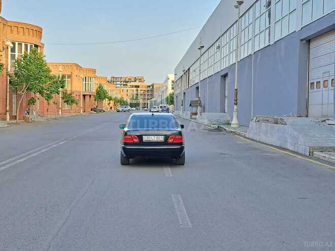 Mercedes E 240 1999, 327,707 km - 2.4 л - Gəncə