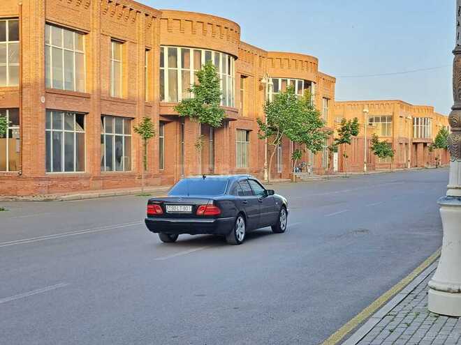 Mercedes E 240 1999, 327,707 km - 2.4 л - Gəncə