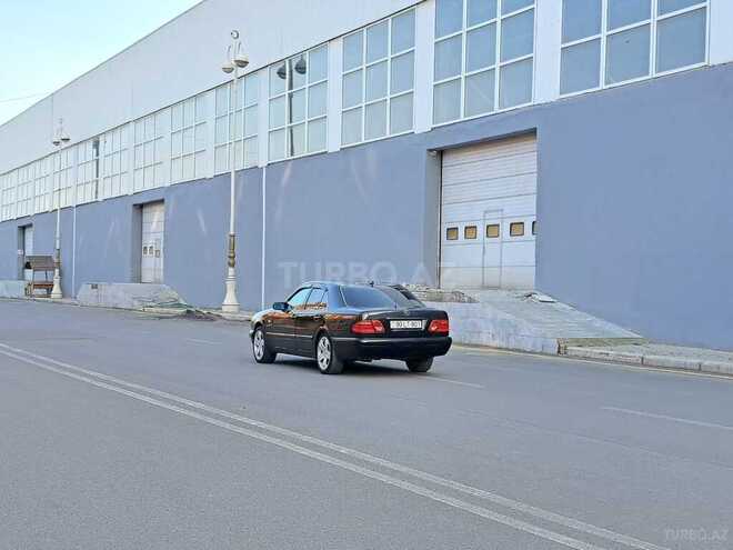 Mercedes E 240 1999, 327,707 km - 2.4 л - Gəncə