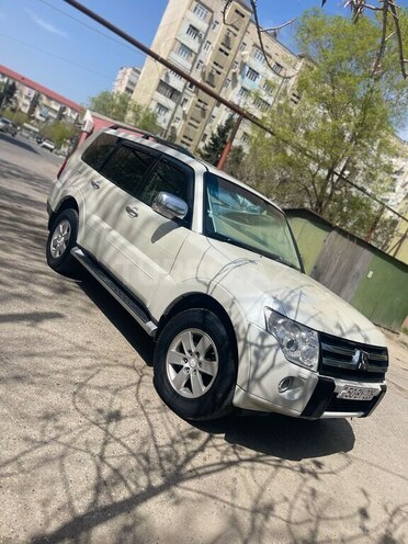 Mitsubishi Pajero 2008, 500,000 km - 3.0 л - Bakı