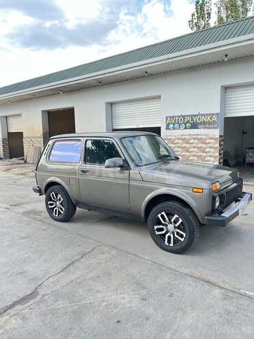 LADA (VAZ) Niva 2014, 153,000 km - 1.7 л - Saatlı