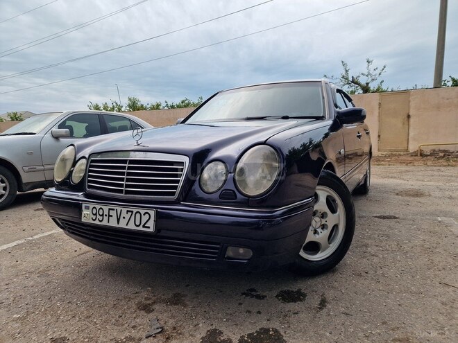 Mercedes E 220 d 1999, 422,233 km - 2.2 l - Sumqayıt