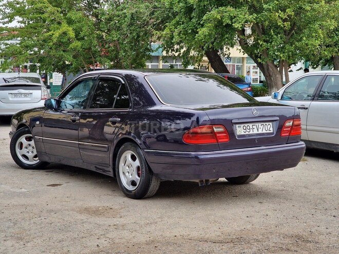 Mercedes E 220 d 1999, 422,233 km - 2.2 l - Sumqayıt