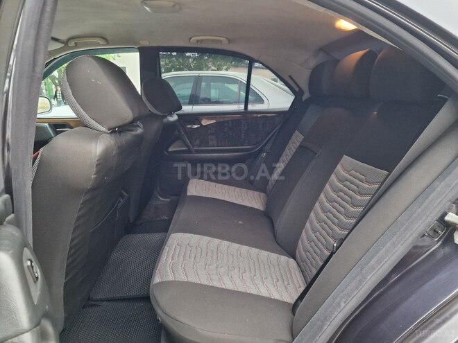Mercedes E 220 d 1999, 422,233 km - 2.2 l - Sumqayıt