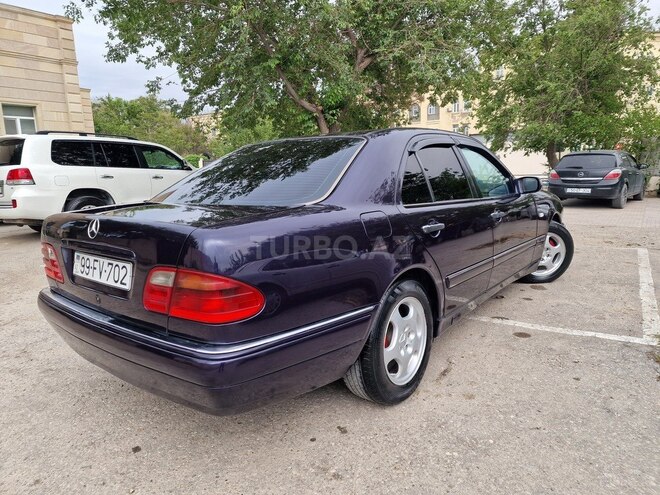 Mercedes E 220 d 1999, 422,233 km - 2.2 l - Sumqayıt