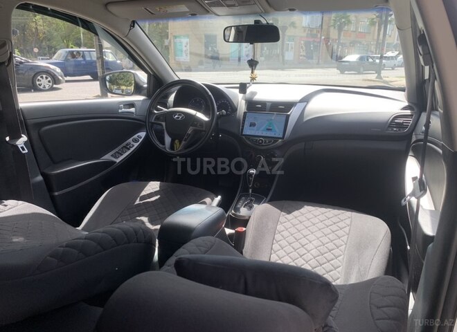 Hyundai Accent 2015, 182,000 km - 1.6 л - Bakı