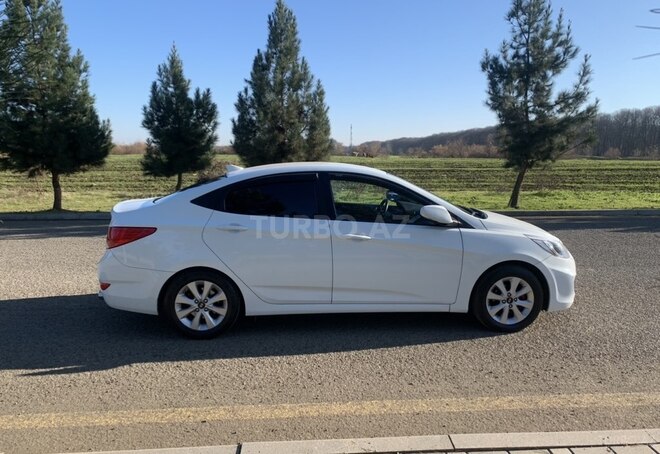 Hyundai Accent 2015, 182,000 km - 1.6 л - Bakı